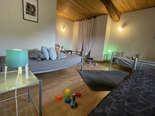 31G101337-8cb72e3a3b8842ba8bfbdd1861a5238c