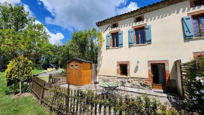 31G101342-24c22f2deb5f46088920ac53af699e11