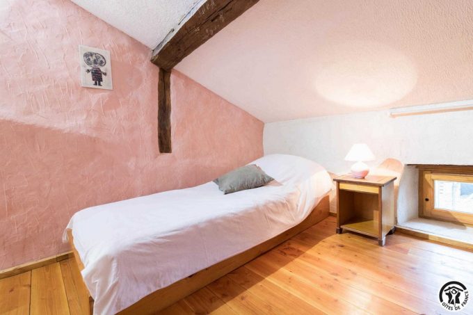 31G101342-5e5407ea614e4121a4b30747db1a5c1c