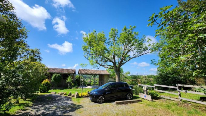 31G101342-7370c126f4ae455f8d0a79630defb7ce