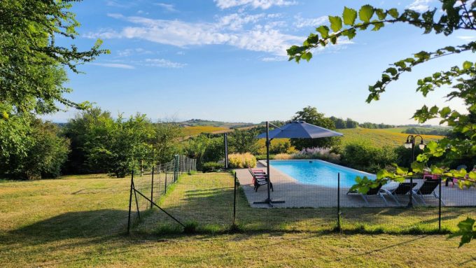 31G101342-86dacf8c2db149e4a732509689f1e25a