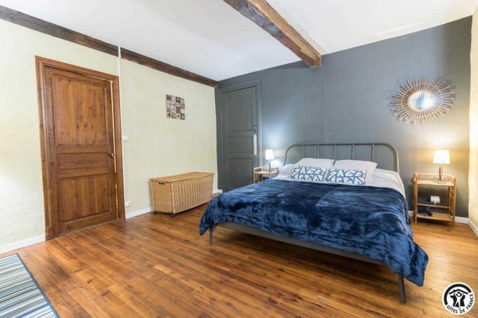 31G101342-f48fe693e8fe4889a12220ebade69d77