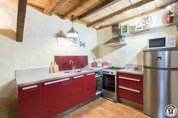 31G101342-f79fad25577240f395198d767ef31e04