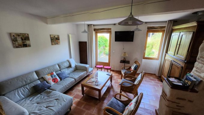 31G101343-2ce6720590a742d884ce50d8b3f56abf