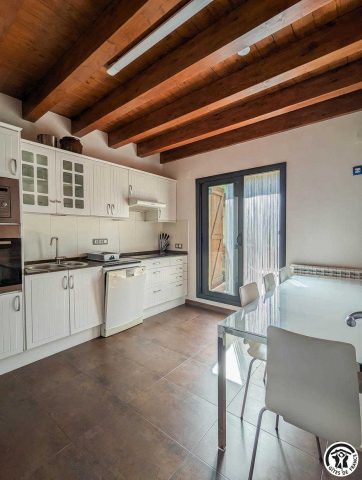 31G101360-190dfe84d4434ab7aeb4d96c807ca47e