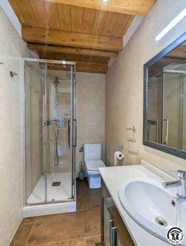 31G101360-32e85937b2904efcb79f08ea5617f545