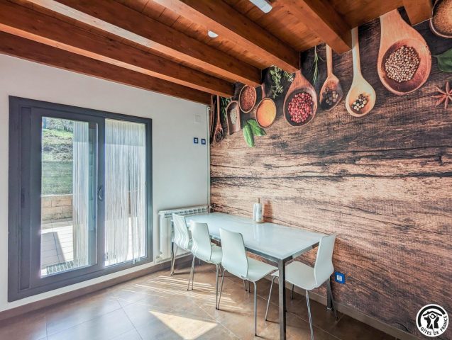 31G101360-4dc17b733a554f71b0e603fcc034e536