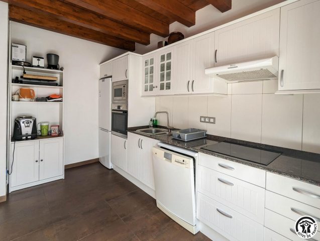 31G101360-a3316d03040c4d47a0add7722dee7979