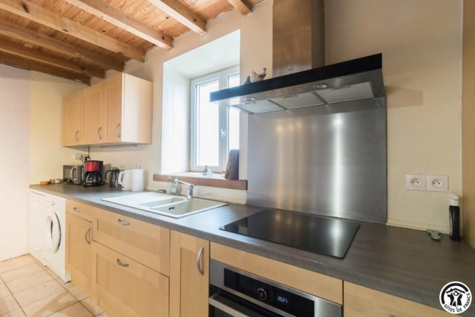 31G101370-2d4ad0acf1664707ba52db177dcfa5fa