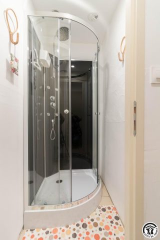 31G101371-8648ba1faea04d798370ffc2a5b2e29f