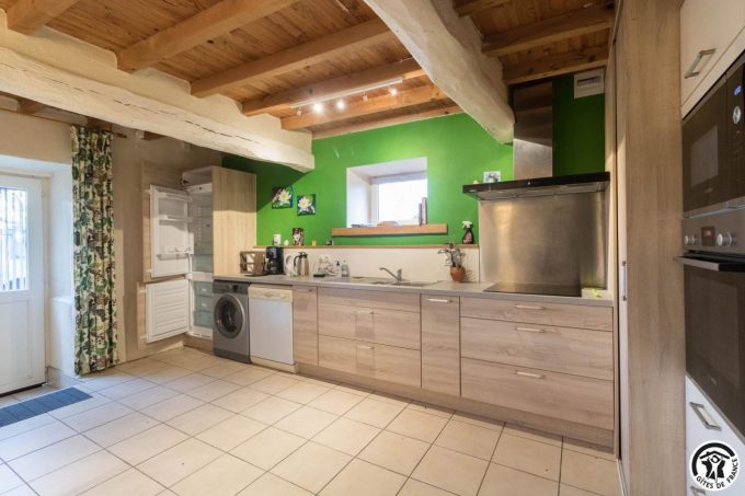 31G101371-f7a2c32b005d44608997bdff771e2097