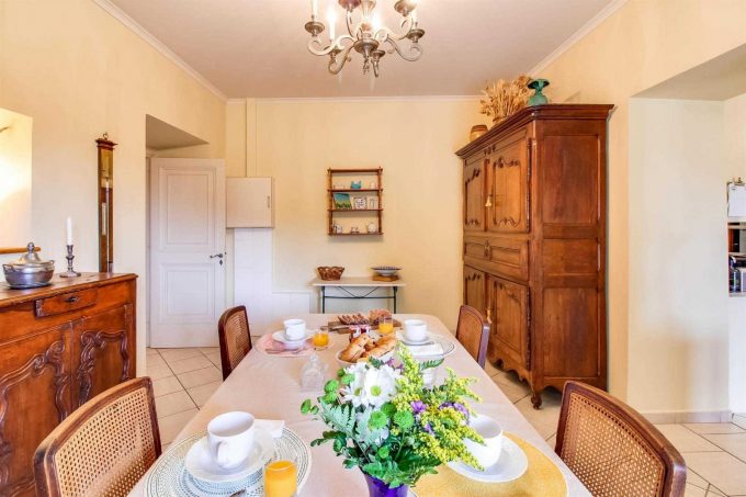 31G101373-257f049f6042456f871184dcb578581b