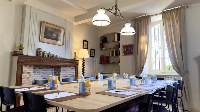 31G101373-caf5a73ccf4a4328bca835dfbab81d45