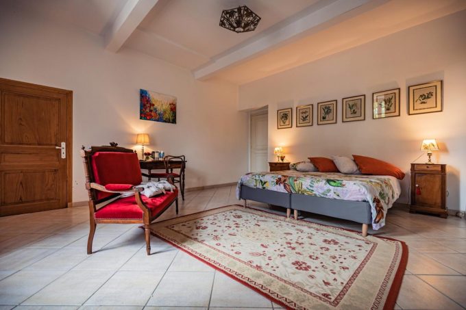 31G101373-ff60e26824ce4233acb6b33f24649132