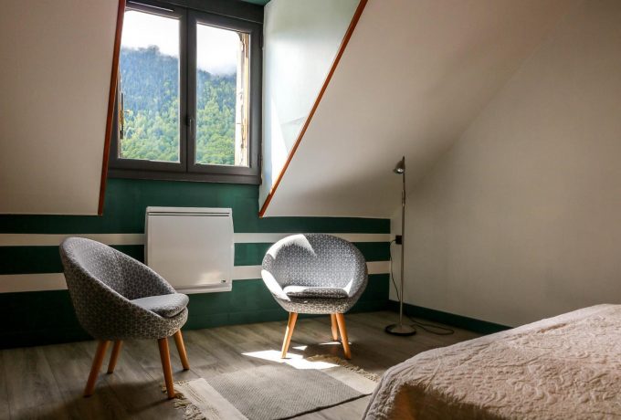 31G101380-9efecad6897b429e8566cc093cf125f5