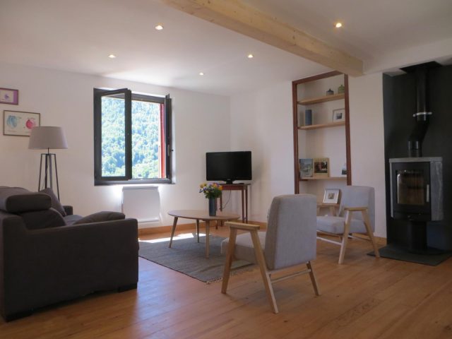 31G101380-cb81dc22f3ca43eea0f96df974aaf68c