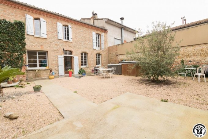 31G101381-05bce892ab51430dbfa13210f8e2da68