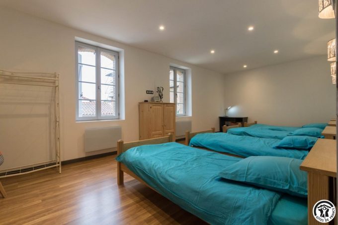 31G101381-1b050cec943a4d60a771f367b93c723b