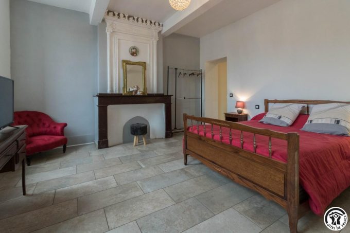 31G101381-296da25594b44be3a0aabca2db2ad8c6