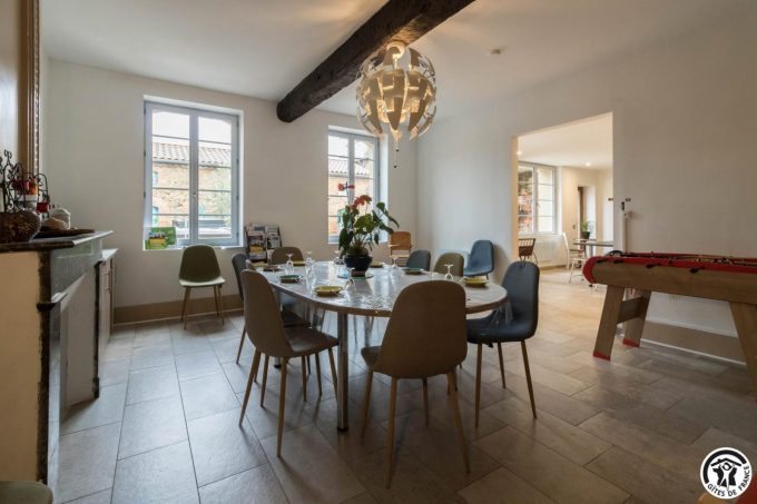 31G101381-367ffe369125494b85bcfe35e59b13ed