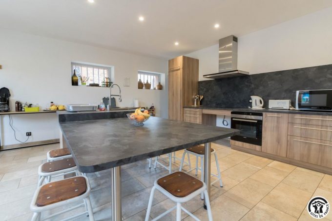 31G101381-6acaf96dd0144fd7903a76f88d72e510