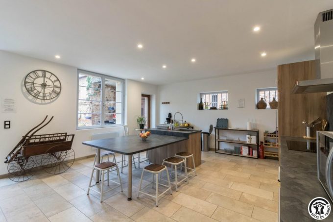 31G101381-7c23fef20068475f887e5c0670b29f1f