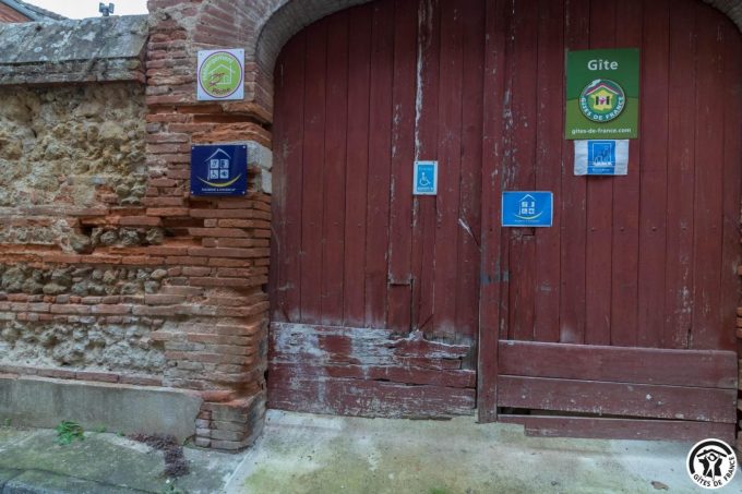 31G101381-8b944cf8f6314c64991ced8053a31dd3