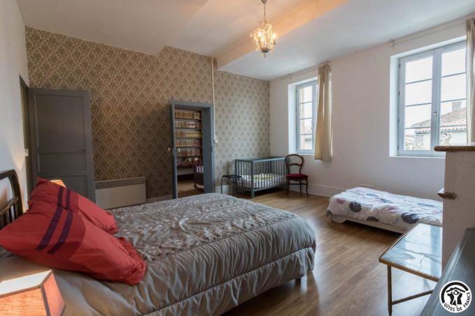 31G101381-bad0818e375542fcbca5577af70e305a