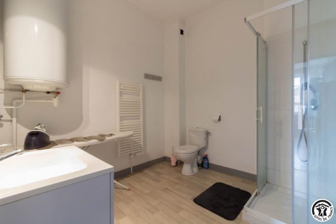 31G101381-c819780274fa4ed69a906958f13fb518