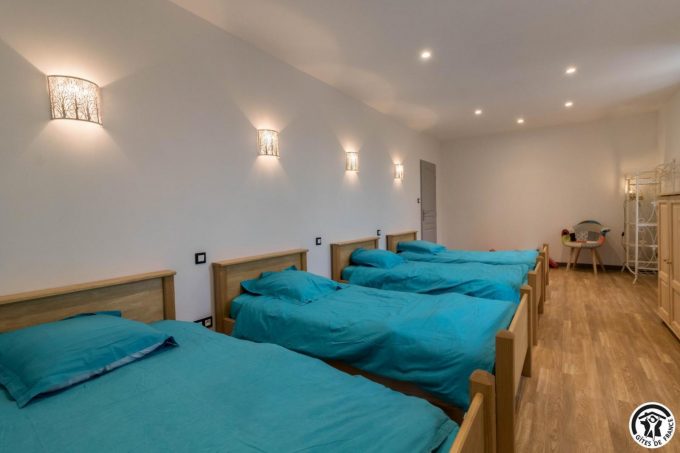 31G101381-dfee0228f8d54b62a516040532ac0456