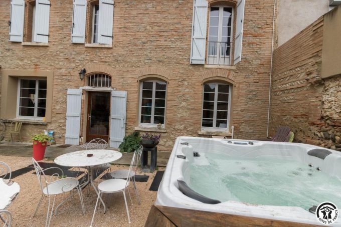 31G101381-e0da37c3ce234fc389463ca36fbb0ac6