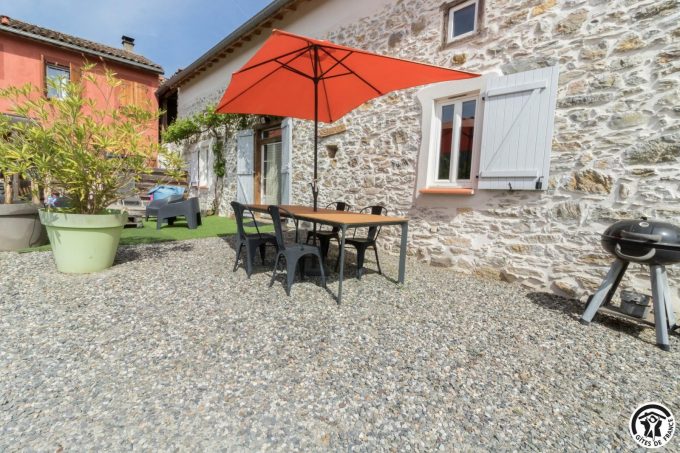 31G101383-0c8d2a9288444ad5bd9aba22bbb43760