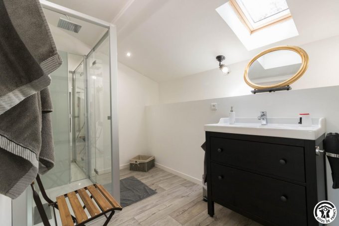 31G101383-1f723799626649a4b66d3755177a884f