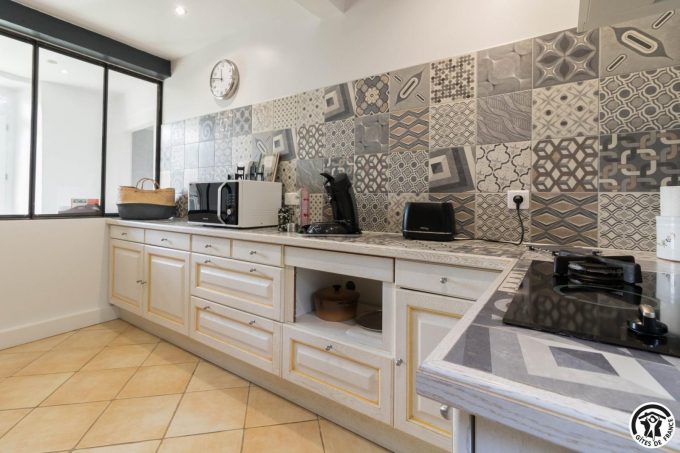 31G101383-70a3306c72674aa49d1a63c4fde26b7d