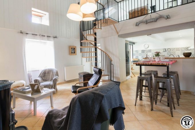 31G101383-a9e4907f9a4740a3880e7dd818cdbed4