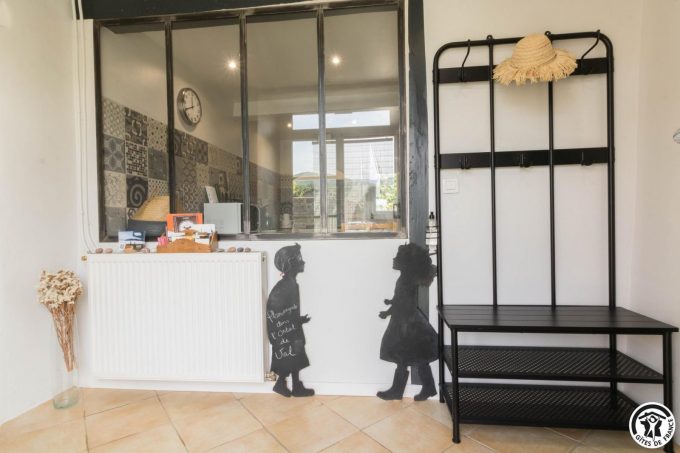 31G101383-b6b8ec573d6f4937be7f0264389321ca