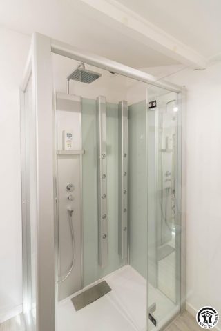 31G101383-fa6542f3fcca44448aa0f9670a68a92c