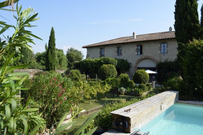 31G101387-6e8bac37b04c473599b60ac98f55df22