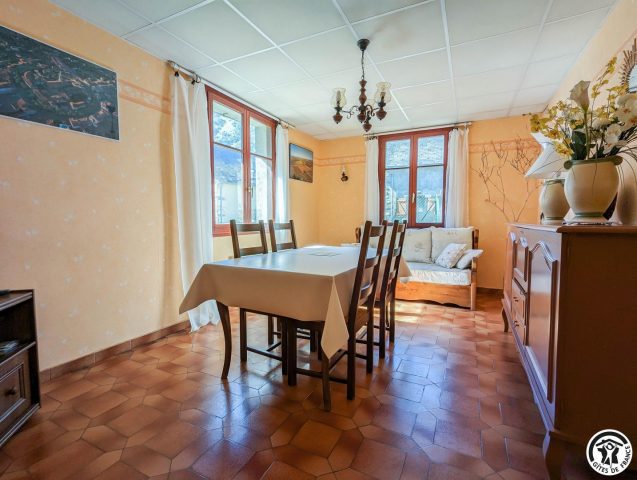 31G101392-d83777a32aa24d38b3667f2db7e011bc