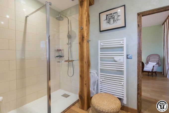 31G101393-35cd92c535274654bd63d01e2ccf9054