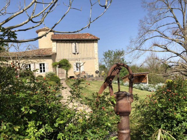 31G101393-3768a07fafe04620bf1a5eb9ed324218