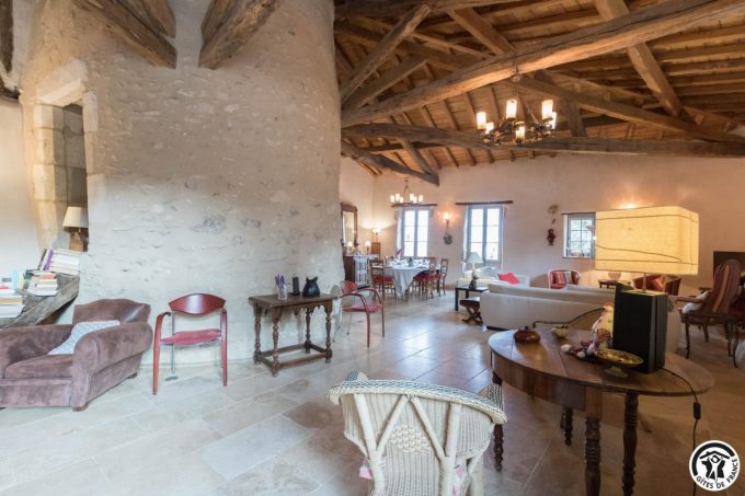 31G101393-7ff5d85551b94c4eaed84034679da0ce