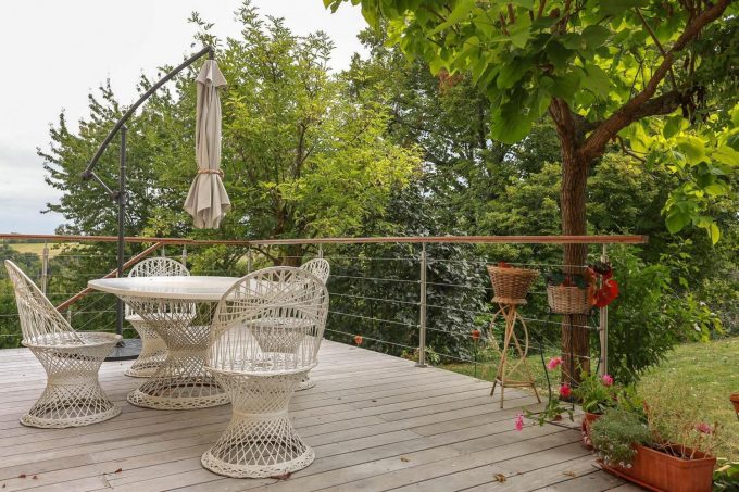 31G101393-c3f188aae30e426e9c2b4b344aa5d49c