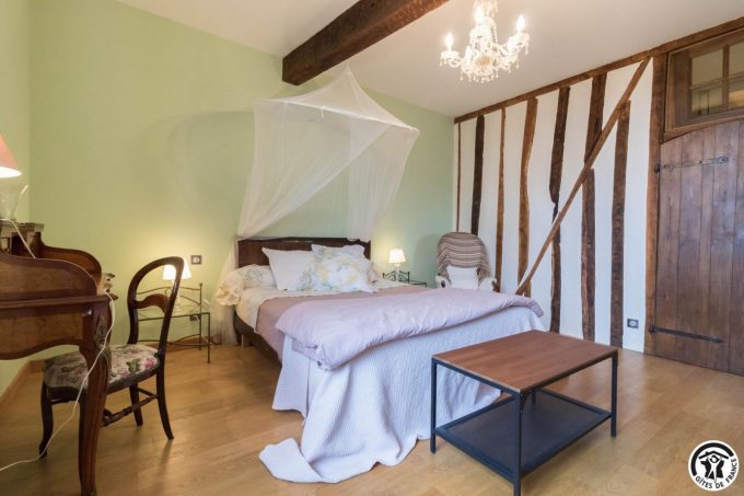 31G101393-f7a4b8f34c3a41059c1b8cef87eda051