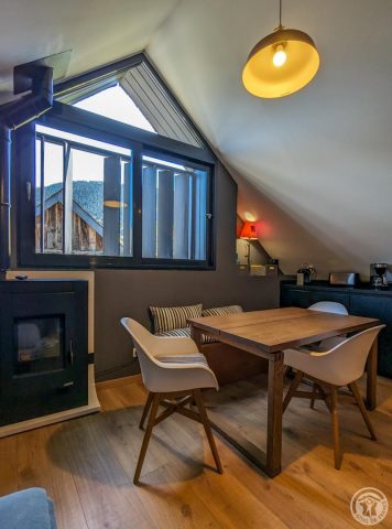 31G101413-04f1ec0f1e9e4f1792b3a75d0194d2e5