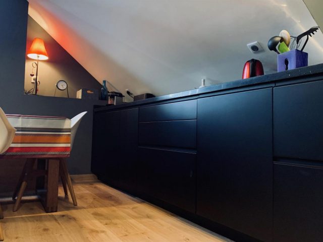 31G101413-78863a9bf52644a0a331df76924c1b3f