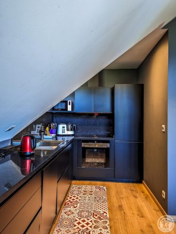 31G101413-960f3161f9c8434e8064d74a333a936a