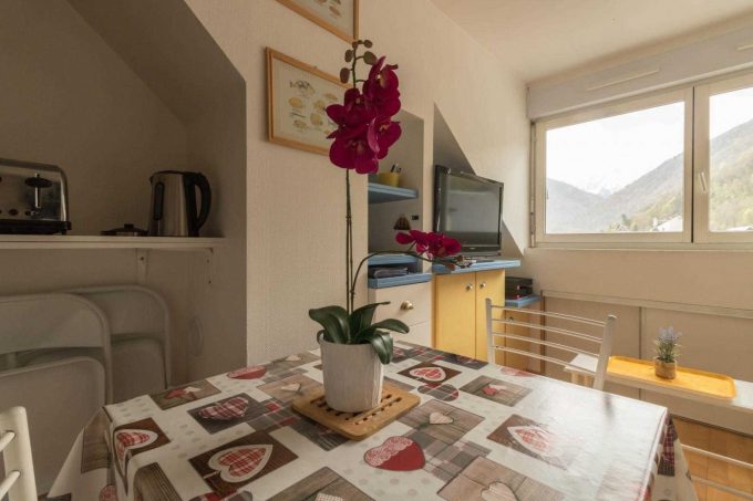 31G101416-76caee3698914a7e8380c10bc323eaa3