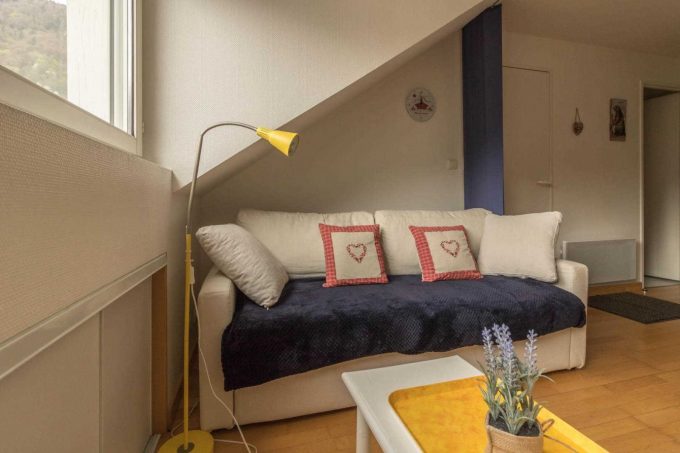 31G101416-ad37056a023549a9961759d72f2f42ca