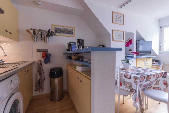 31G101416-f011163be7bc4c13b09bb922c750ee83